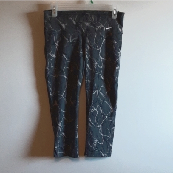 Nike Dri-Fit Capris - Picture 6 of 14